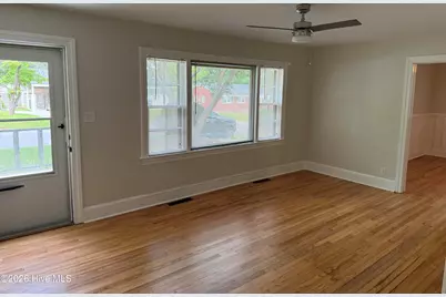 110 N Warren Street, Greenville, NC 27858 - Photo 8