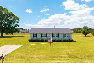100 W Adelaide Ct, Elizabeth City, NC 27909 - Photo 2