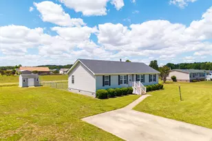 100 W Adelaide Ct, Elizabeth City, NC 27909 - Photo 4