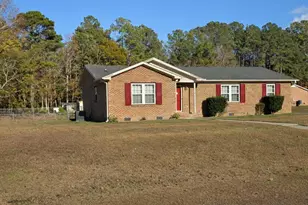 200 Carolina Dr, Jacksonville, NC 28546 - Photo 2