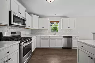 380 Union Chapel Church Rd, Richlands, NC 28574 - Photo 8