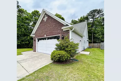 304 Weatherford Drive, Jacksonville, NC 28540 - Photo 4