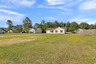174 Ashbury Park Ln, Richlands, NC 28574 - Photo 2