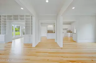 301 W Gale St, Edenton, NC 27932 - Photo 4