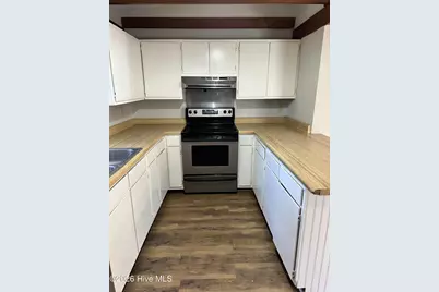 138 Village Court, Jacksonville, NC 28546 - Photo 6
