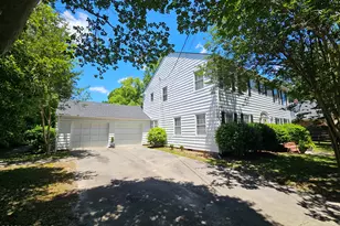 605 W Cutchin St, Clinton, NC 28328 - Photo 4