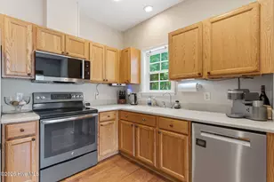 6813 Hailsham Dr, Wilmington, NC 28412 - Photo 12