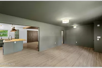 310 E Cliff Street, Wallace, NC 28466 - Photo 8