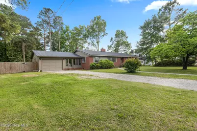 310 E Cliff Street, Wallace, NC 28466 - Photo 1