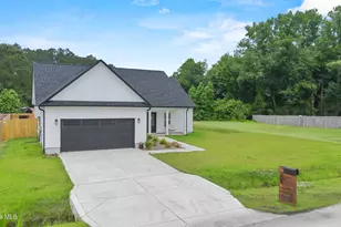 309 Belgian Ct, Richlands, NC 28574 - Photo 34