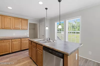 203 Buffy Court, Richlands, NC 28574 - Photo 6