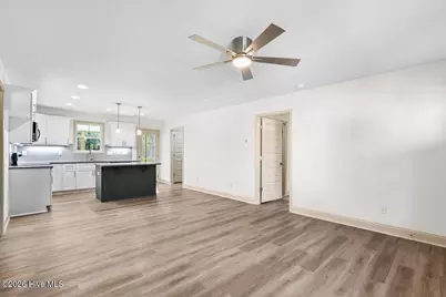 305 N West Street, Roseboro, NC 28382 - Photo 12