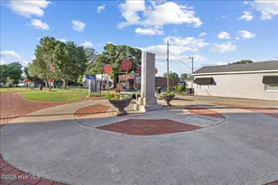 305 N West St, Roseboro, NC 28382 - Photo 34