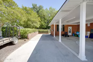 100 E Berkshire Rd, Greenville, NC 27858 - Photo 30