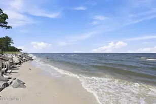 492 Sandy Point Dr, Beaufort, NC 28516 - Photo 14