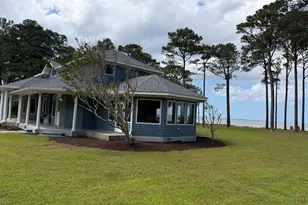 492 Sandy Point Dr, Beaufort, NC 28516 - Photo 2