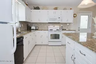 6820 Ocean Dr, Emerald Isle, NC 28594 - Photo 18