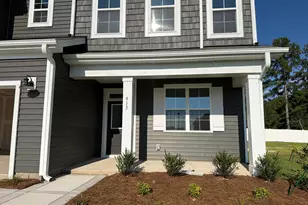 913 Peckham Lp, Aberdeen, NC 28315 - Photo 2