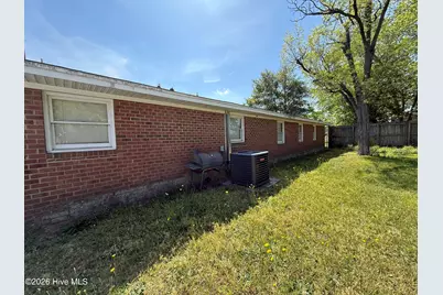 212 S Gillespie Street, Elizabethtown, NC 28337 - Photo 10