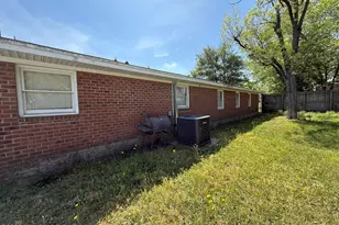 212 S Gillespie St, Elizabethtown, NC 28337 - Photo 10