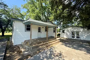9936 Hobbton Hwy, Clinton, NC 28328 - Photo 4