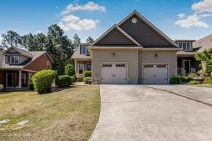 114 Cypress Cir, Southern Pines, NC 28387 - Photo 4