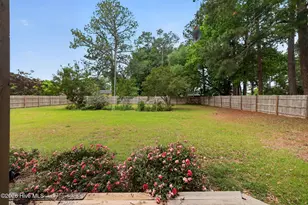 206 Woodland Dr, Clinton, NC 28328 - Photo 6