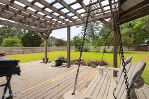 206 Woodland Dr, Clinton, NC 28328 - Photo 8