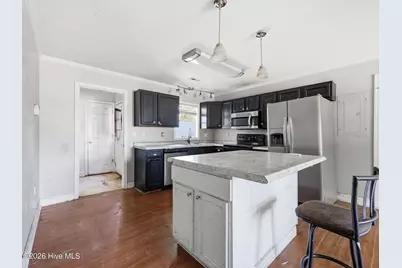 203 Richlands Avenue, Jacksonville, NC 28540 - Photo 4