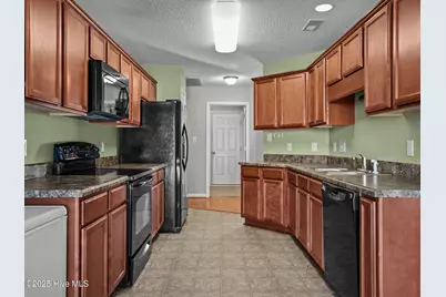 101 Berwick Court, Jacksonville, NC 28546 - Photo 4