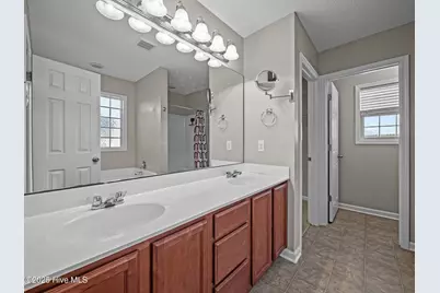 101 Berwick Court, Jacksonville, NC 28546 - Photo 14