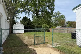 510 S 4th St, Smithfield, NC 27577 - Photo 4