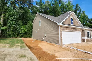1673 Elk Run Dr, Fayetteville, NC 28312 - Photo 2