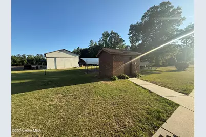 12155 Carolina 41, Bladenboro, NC 28320 - Photo 10