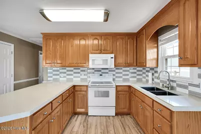 4069 4th Street, Surf City, NC 28445 - Photo 10