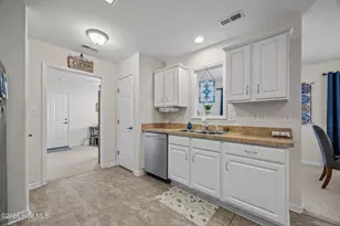 703 Hummingbird S, Swansboro, NC 28584 - Photo 10