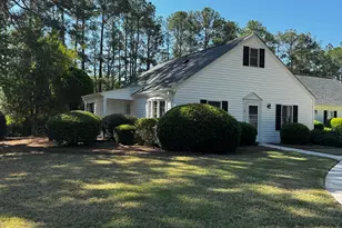 1 Village Green Cir, Southern Pines, NC 28387 - Photo 1