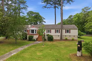 105 Harbor Dr, Washington, NC 27889 - Photo 2