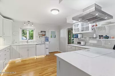 305 River Drive, Southport, NC 28461 - Photo 14