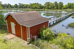 814 S Yaupon Terrace, Morehead City, NC 28557 - Photo 2