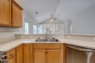 611 Catamaran Dr, Wilmington, NC 28412 - Photo 8