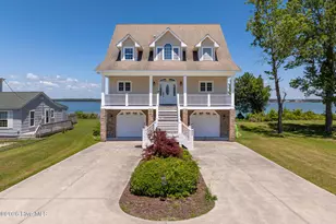 203 Riverside Dr, Sneads Ferry, NC 28460 - Photo 2