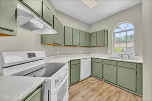 733 Bragg Dr, Wilmington, NC 28412 - Photo 2