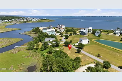 647 Cannonsgate Drive, Newport, NC 28570 - Photo 2