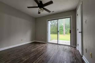 12 Portwest Townhouses Ct, Swansboro, NC 28584 - Photo 4