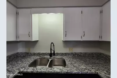12 Portwest Townhouses Court #Apt D, Swansboro, NC 28584 - Photo 8