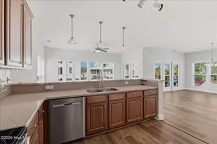 605 Texas Ave, Carolina Beach, NC 28428 - Photo 6