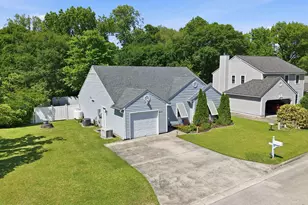 2916 Mandy Ln, Morehead City, NC 28557 - Photo 4