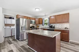 214 Carolina Dr, Jacksonville, NC 28546 - Photo 2