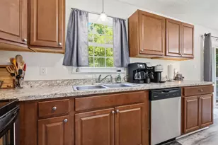 214 Carolina Dr, Jacksonville, NC 28546 - Photo 10
